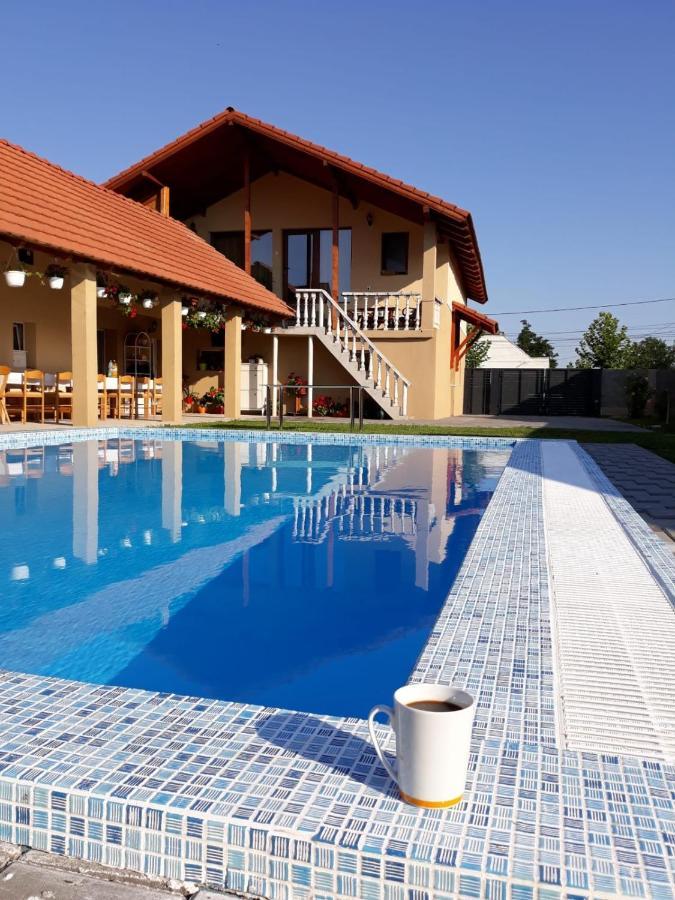 Bed and Breakfast Casa Sannicolau à Sînnicolau Mare Extérieur photo