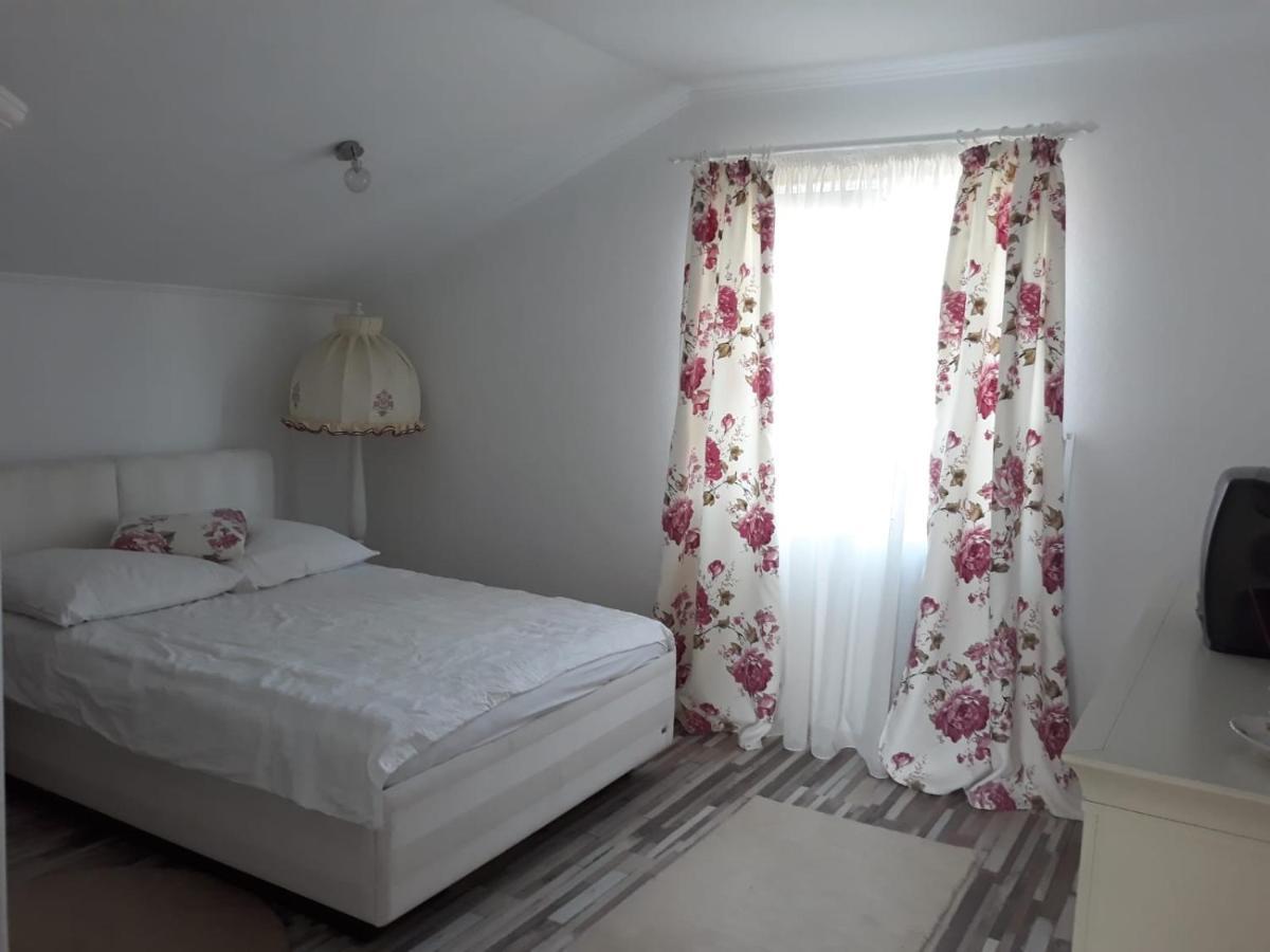 Bed and Breakfast Casa Sannicolau à Sînnicolau Mare Extérieur photo